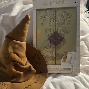 Marauder’s Map folding Harry Potter a travel mirror